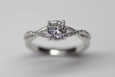 Kolekce SPECIAL DAY - zásnubní prsten CABRHA diamonds GLOSS